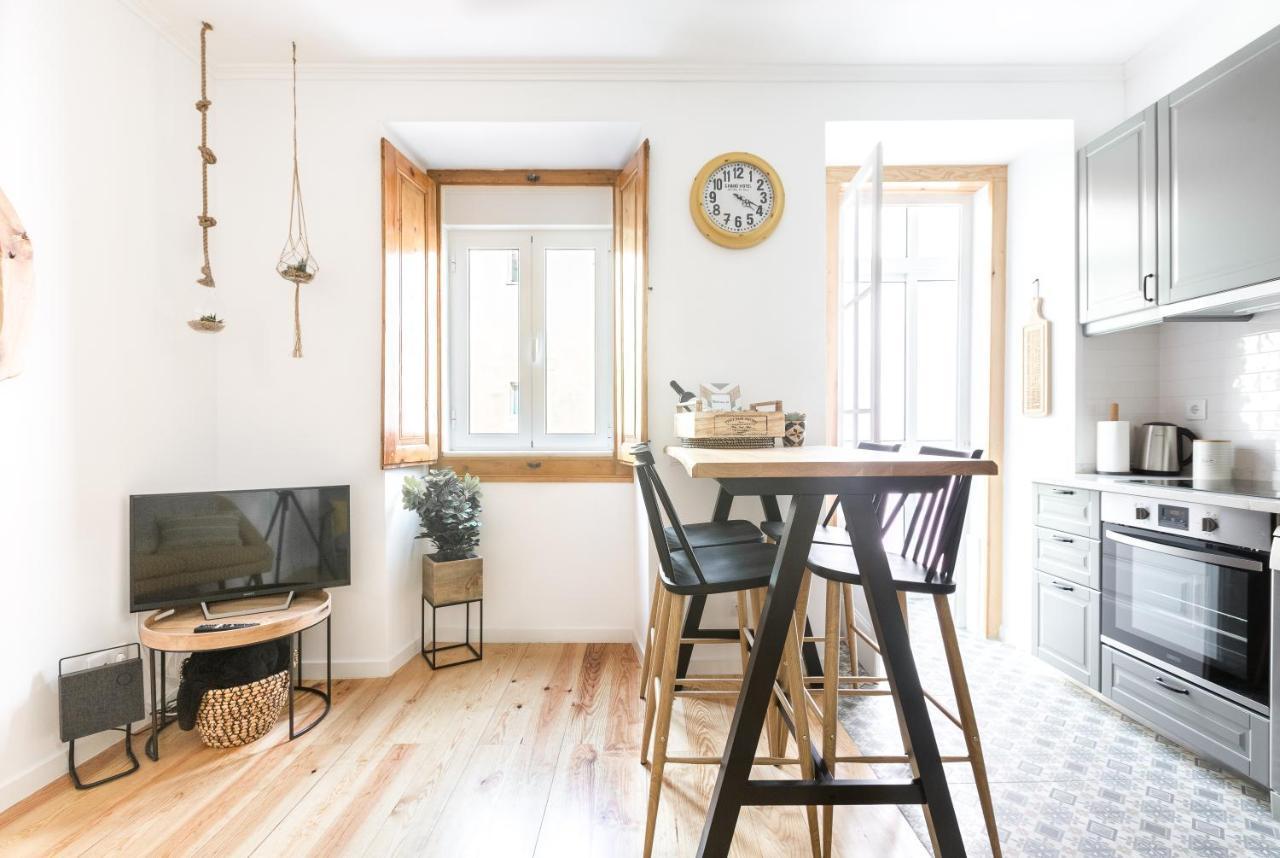 Feel Home In This Stunning Renovated Nest In Graca Lissabon Exterior foto